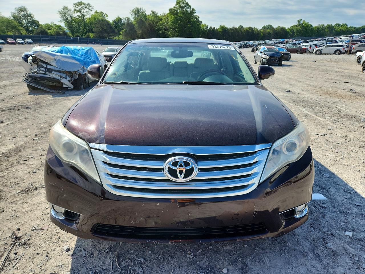2011 TOYOTA Avalon