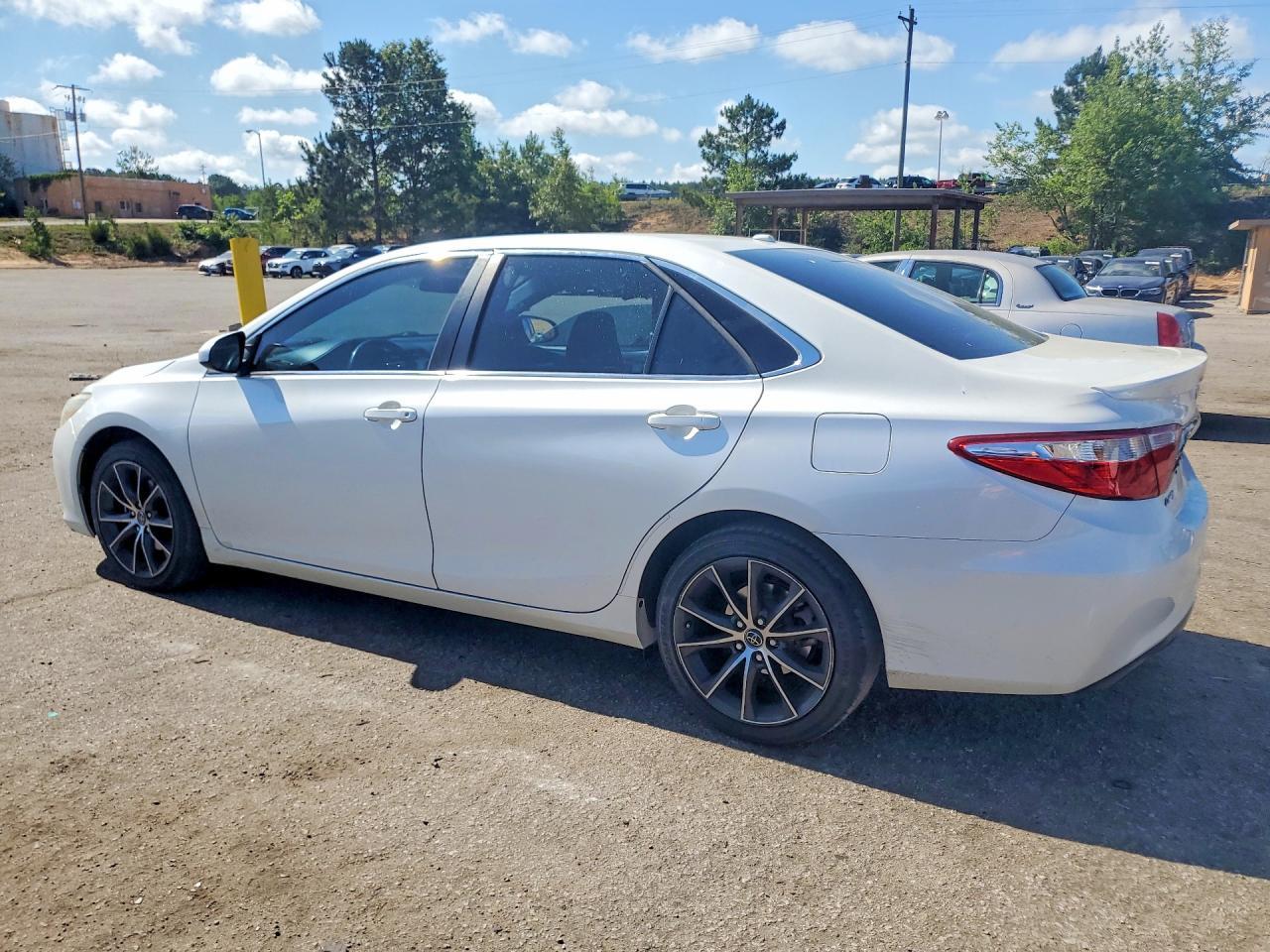 2015 TOYOTA CAMRY