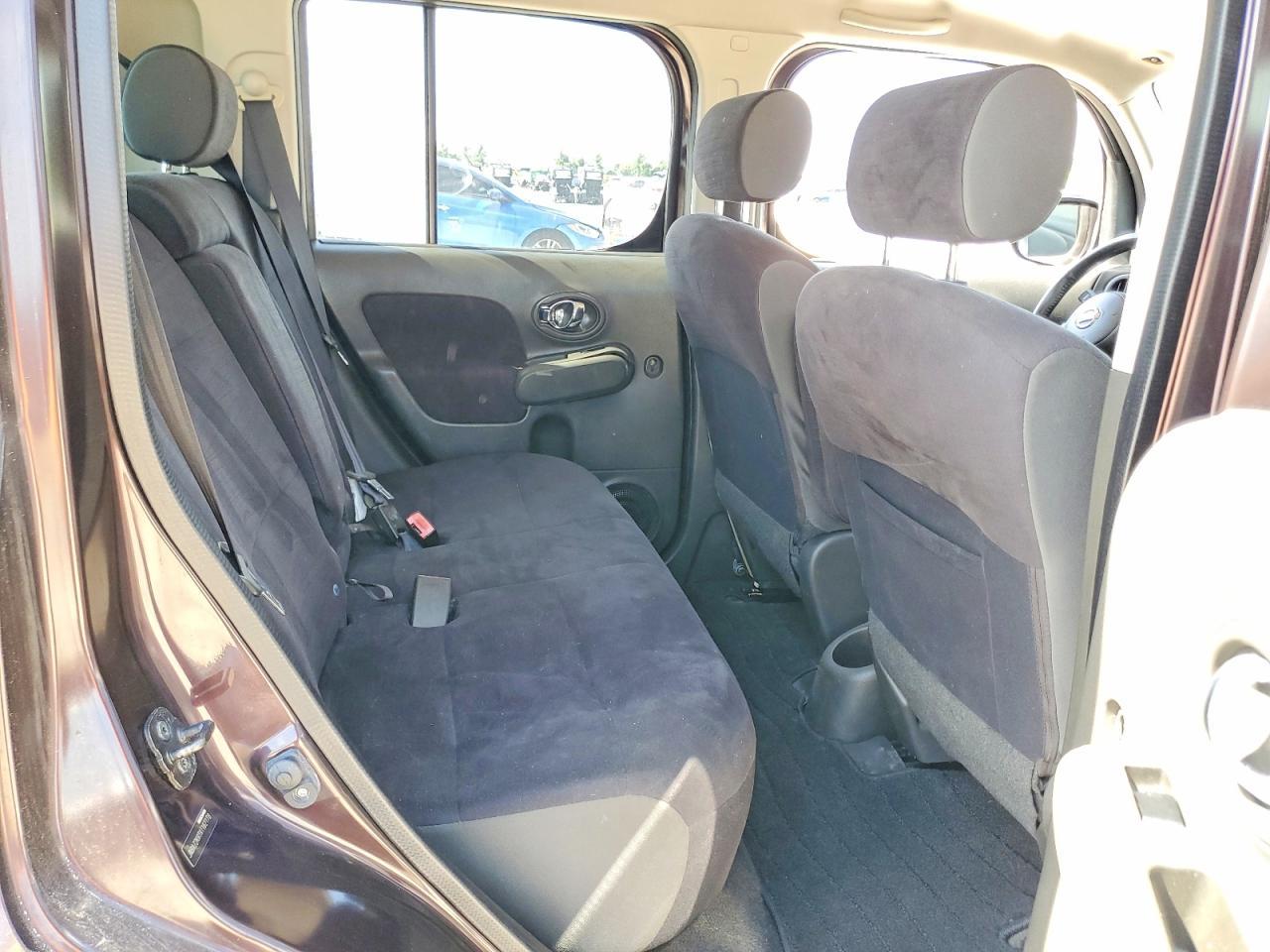 2010 NISSAN CUBE