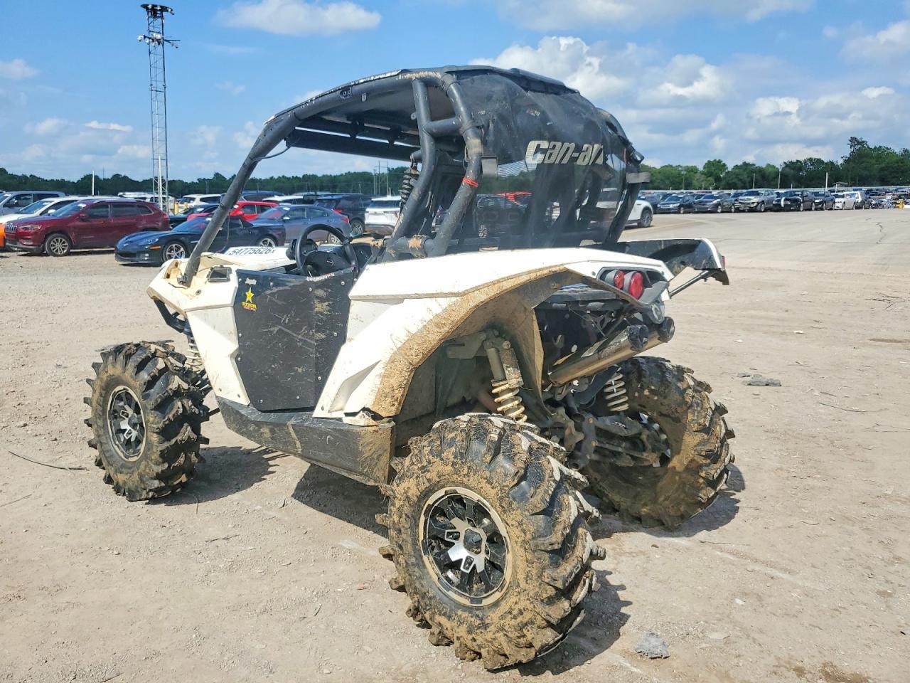 2017 CAN-AM Maverick