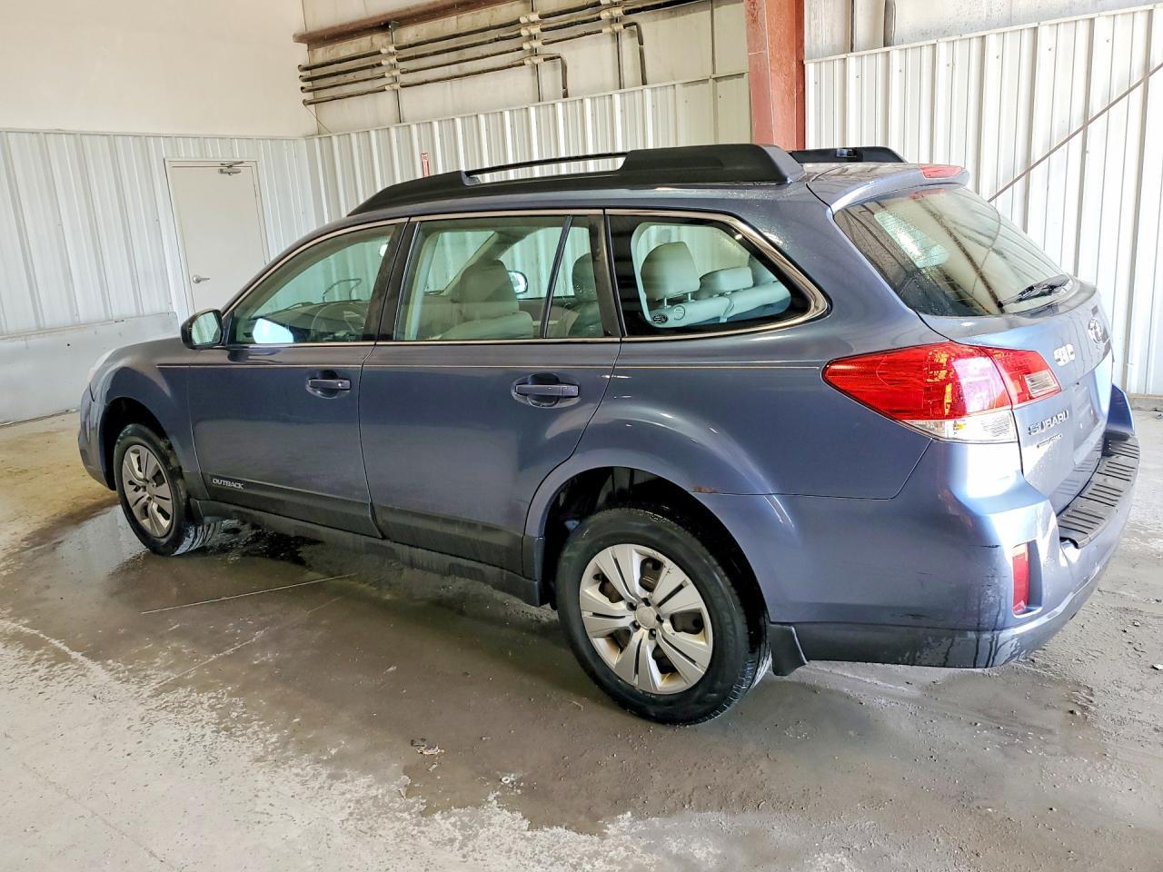 2013 SUBARU Outback