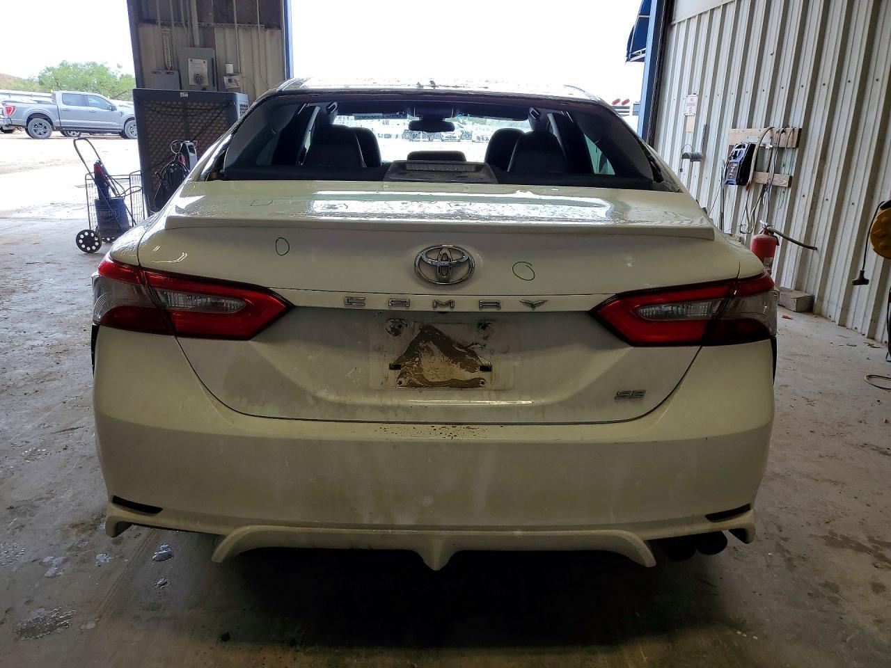 2018 TOYOTA CAMRY