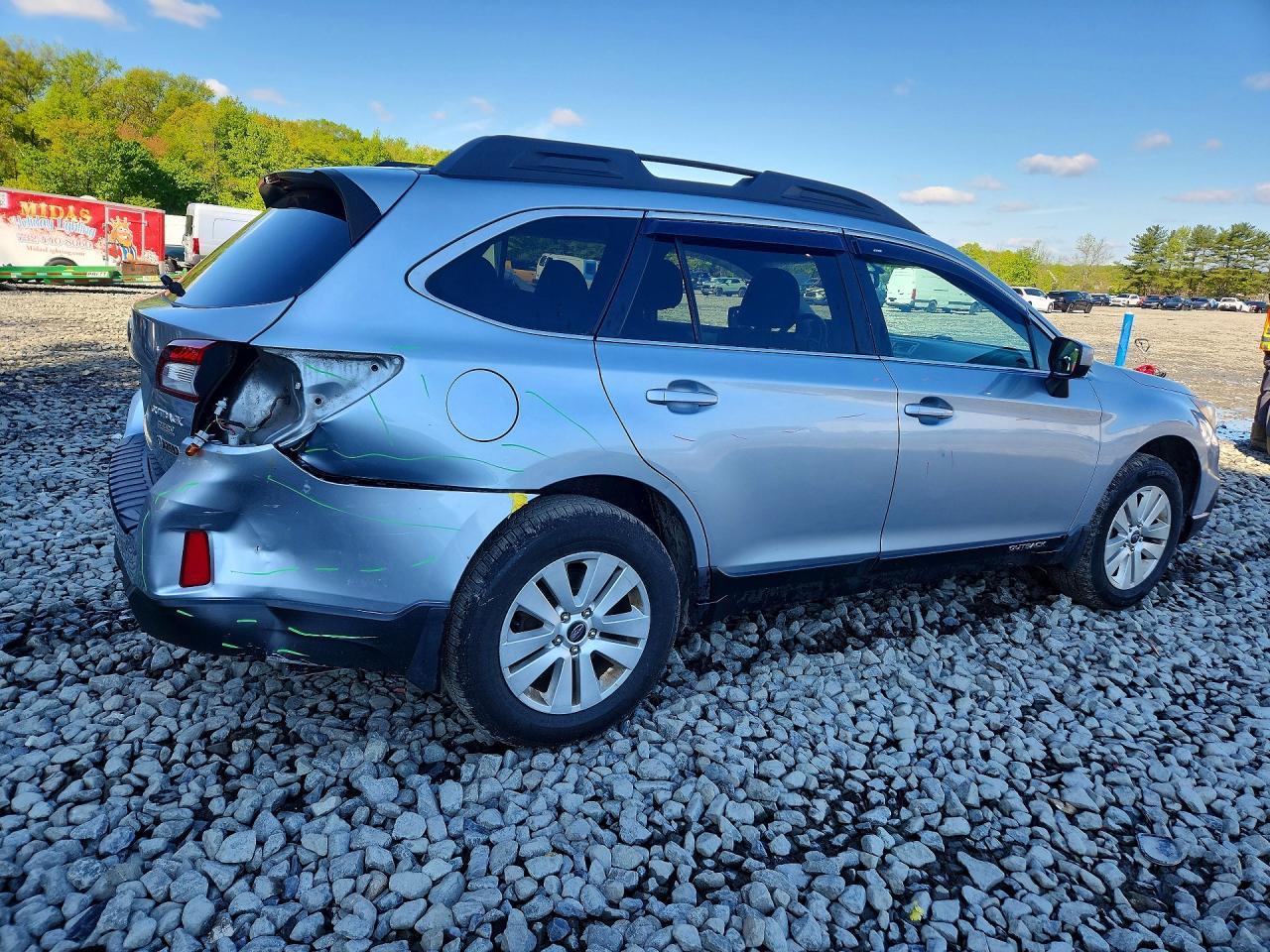 2015 SUBARU Outback