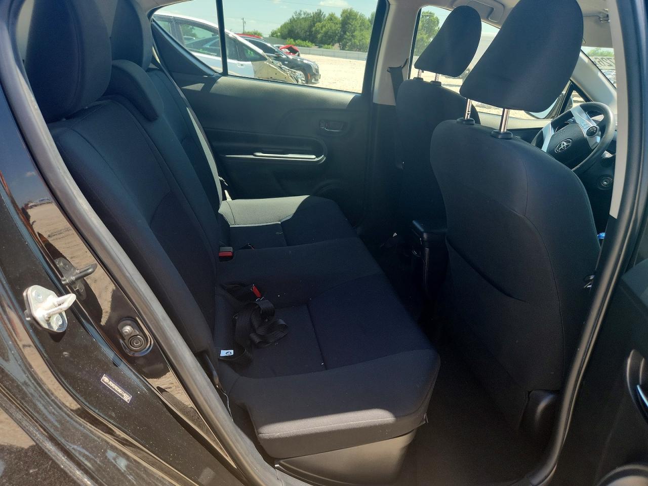 2016 TOYOTA Prius c