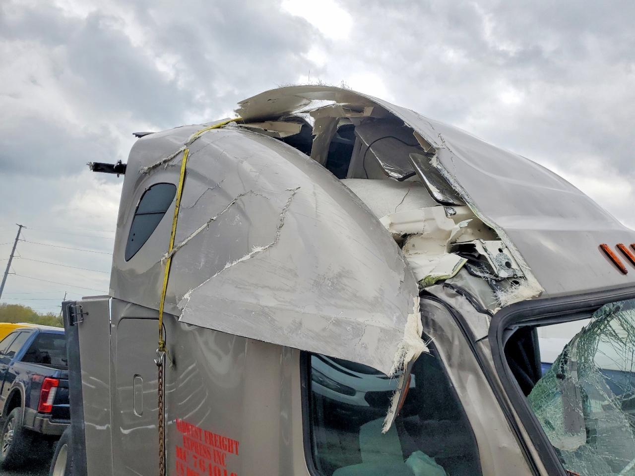 2019 FREIGHTLINER CASCADIA 126