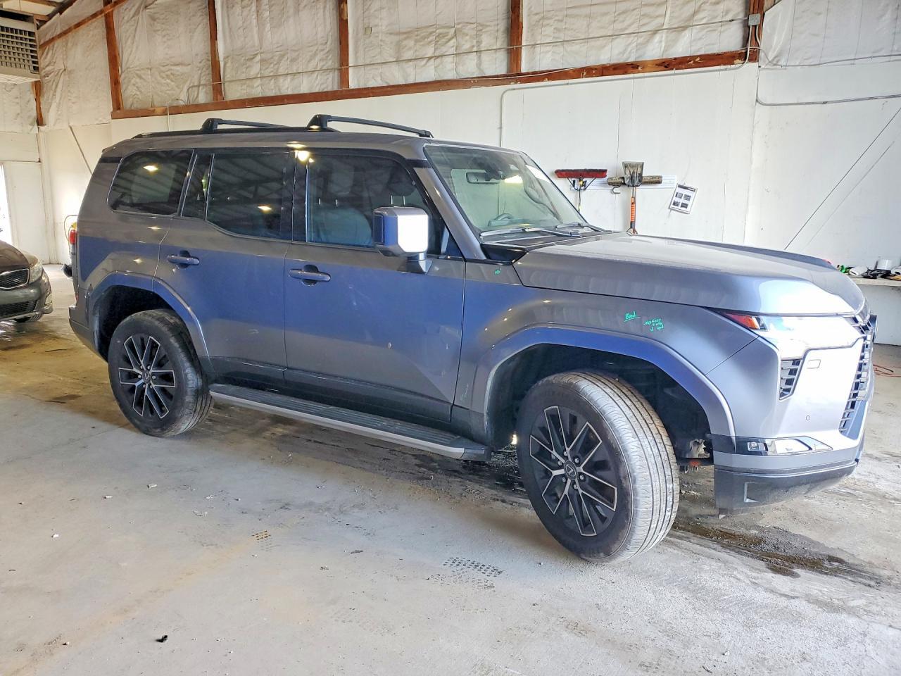 2025 LEXUS GX 550
