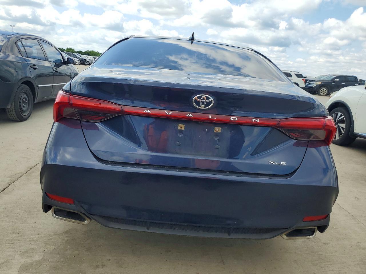 2019 TOYOTA Avalon