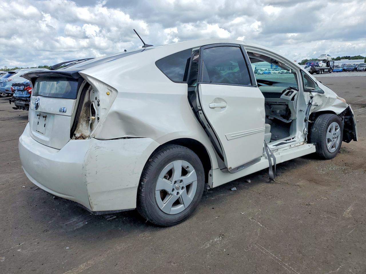 2011 TOYOTA PRIUS