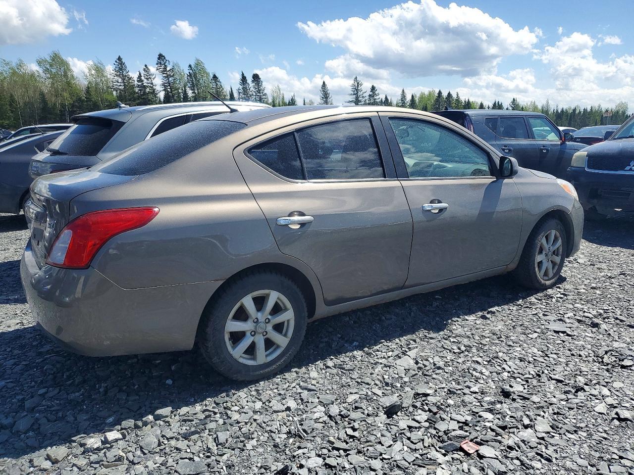 2012 NISSAN VERSA