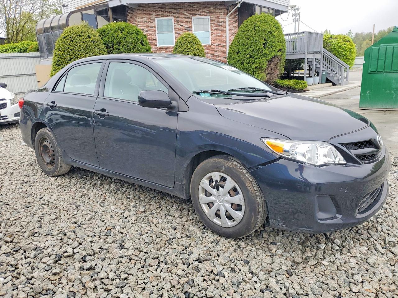 2013 TOYOTA COROLLA