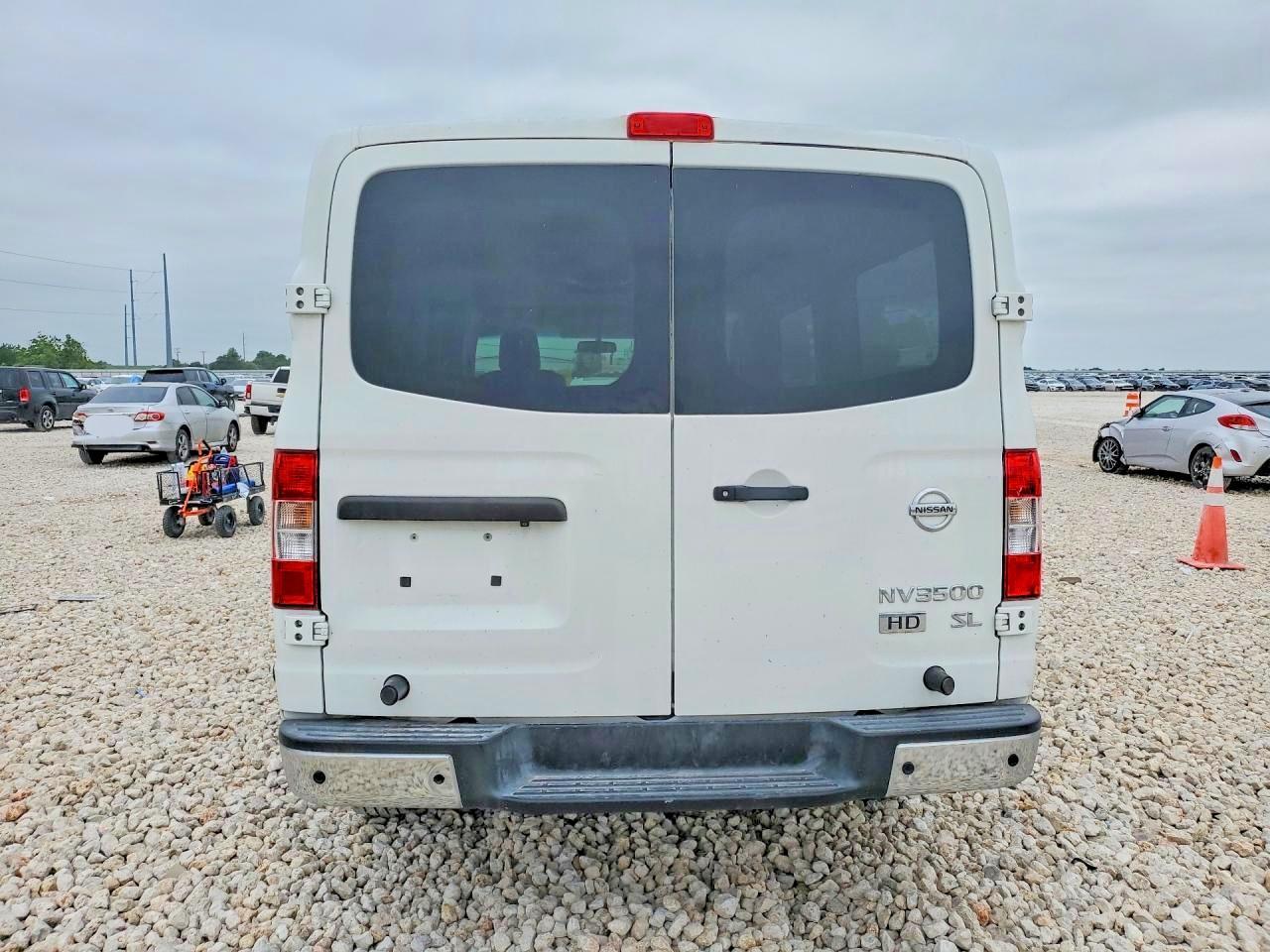 2013 NISSAN Nv