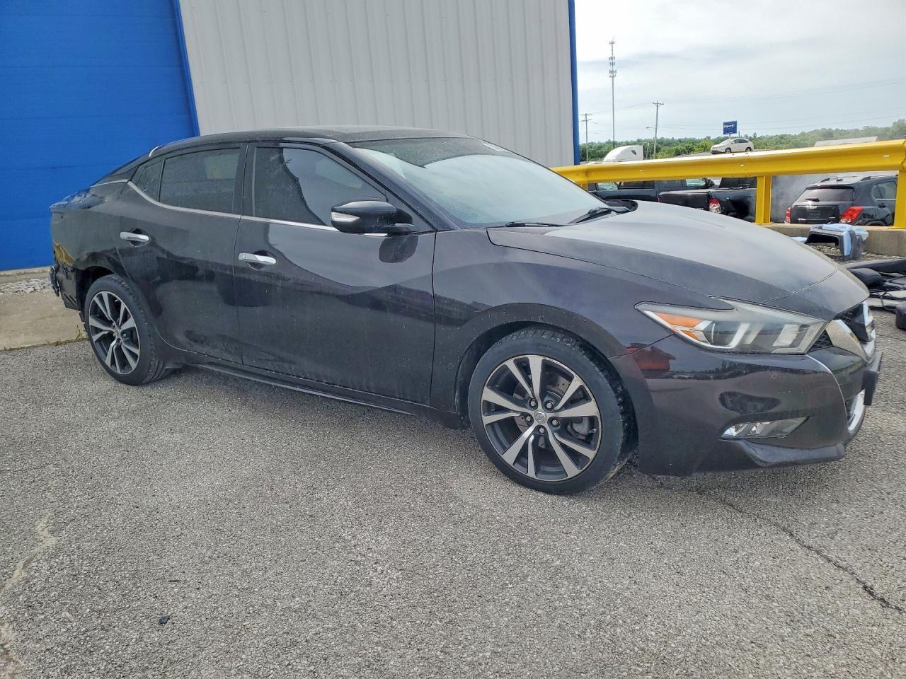 2017 NISSAN Maxima