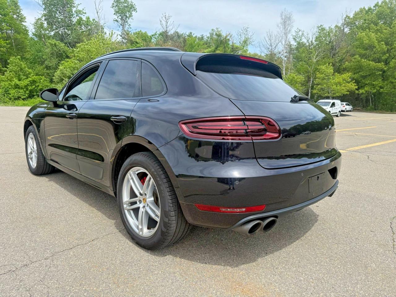 2017 PORSCHE Macan