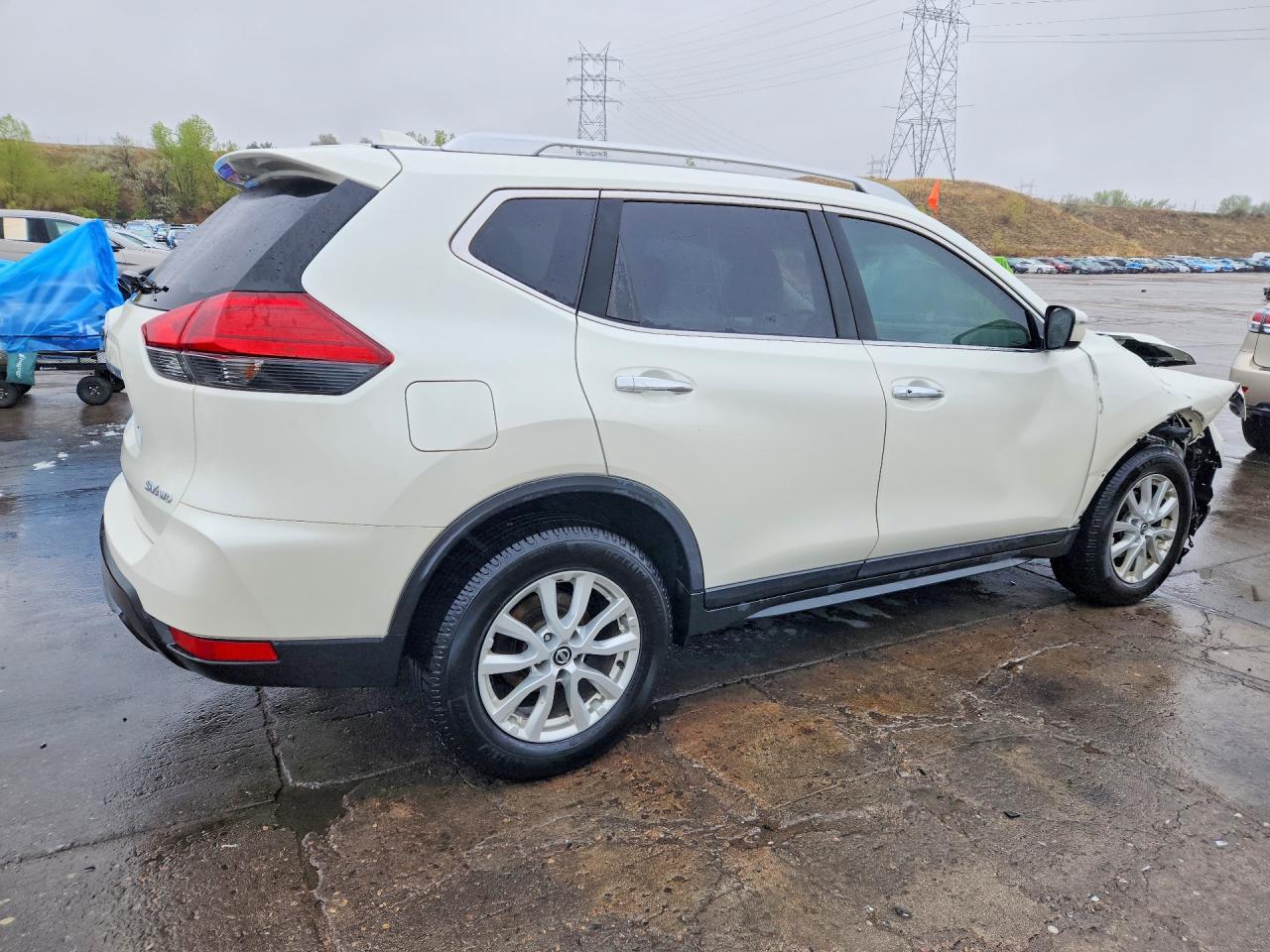 2017 NISSAN ROGUE