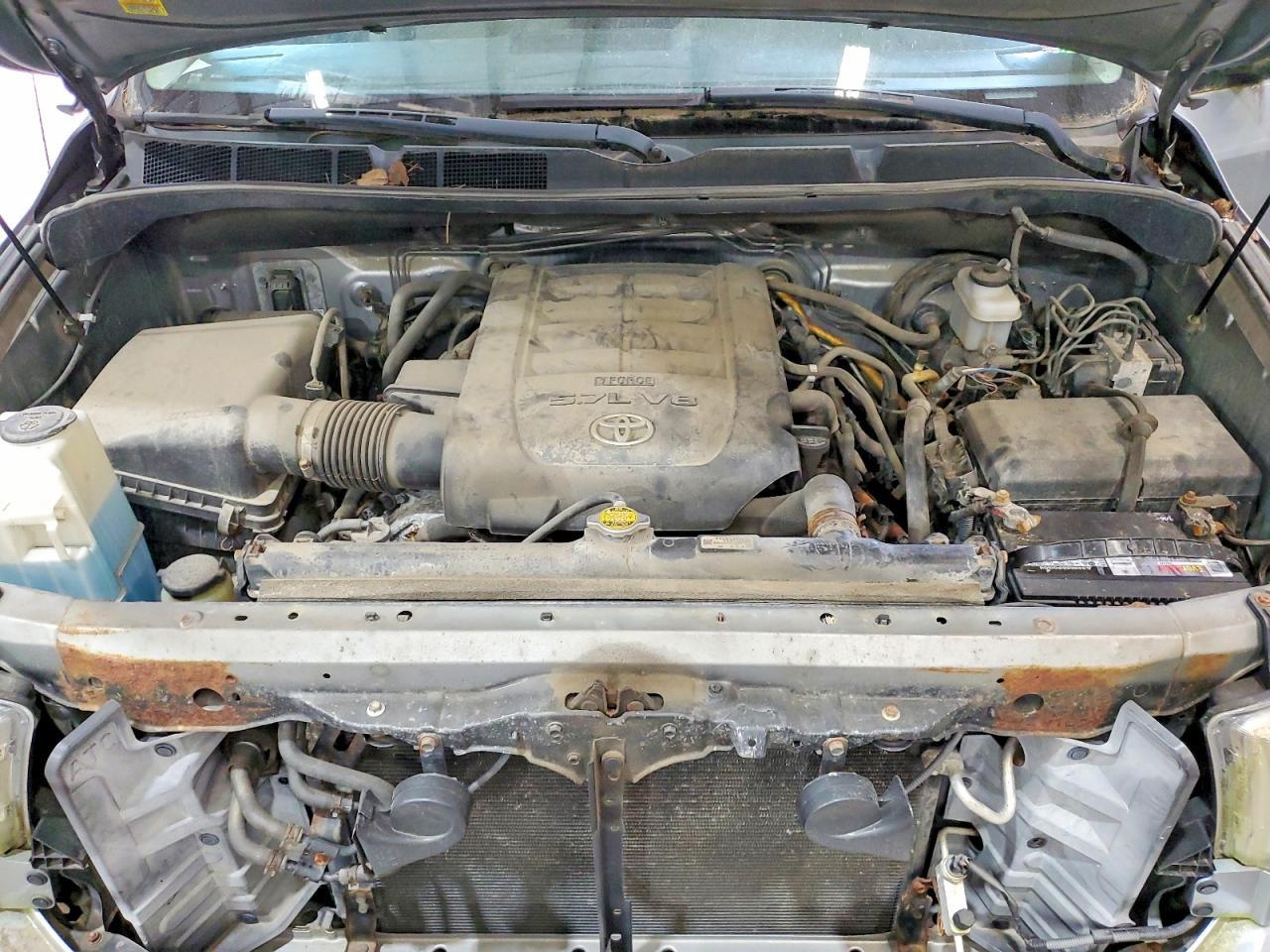 2011 TOYOTA TUNDRA