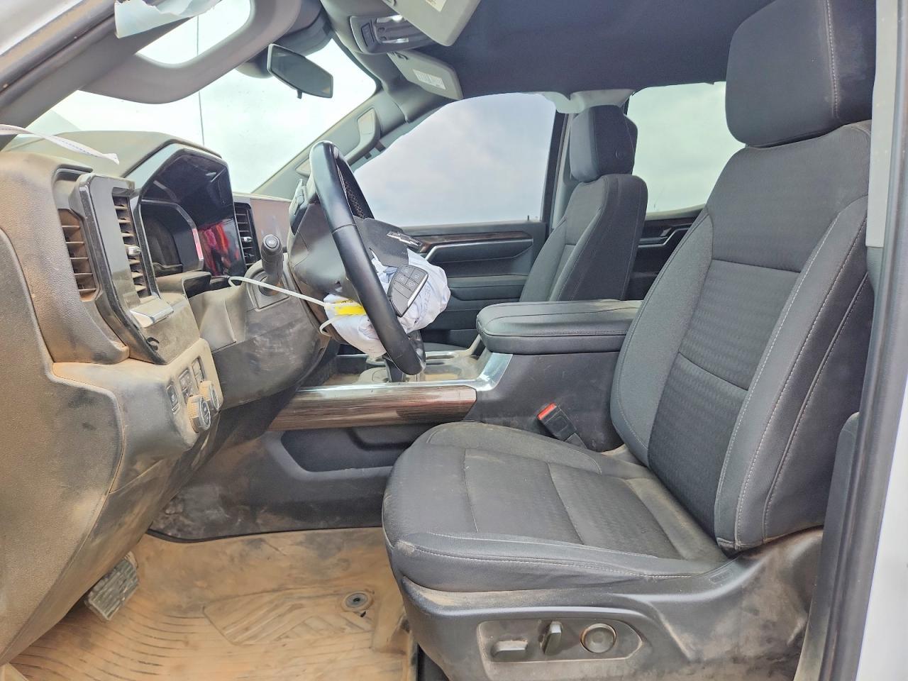 2023 CHEVROLET Silverado