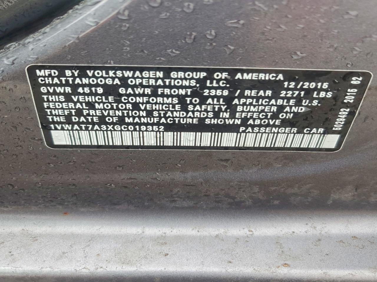 2016 VOLKSWAGEN Passat