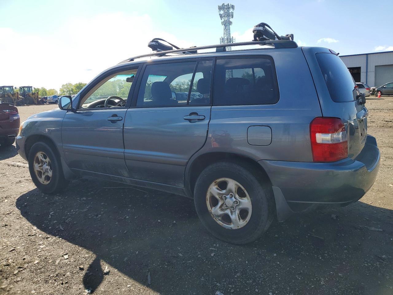 2004 TOYOTA HIGHLANDER