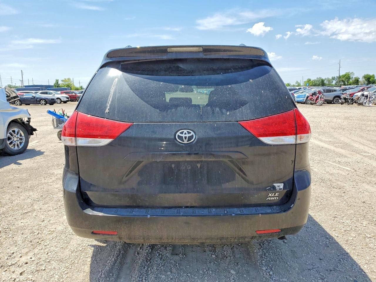 2014 TOYOTA SIENNA