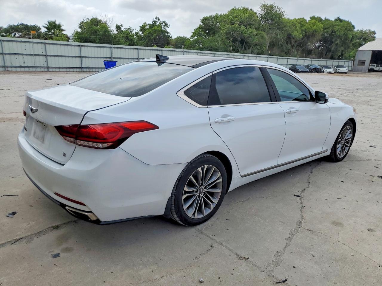 2015 HYUNDAI GENESIS