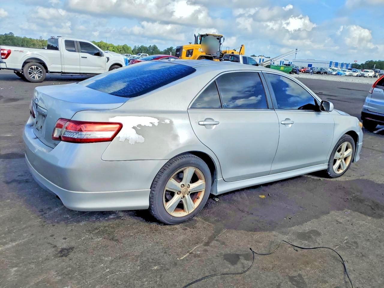 2011 TOYOTA CAMRY
