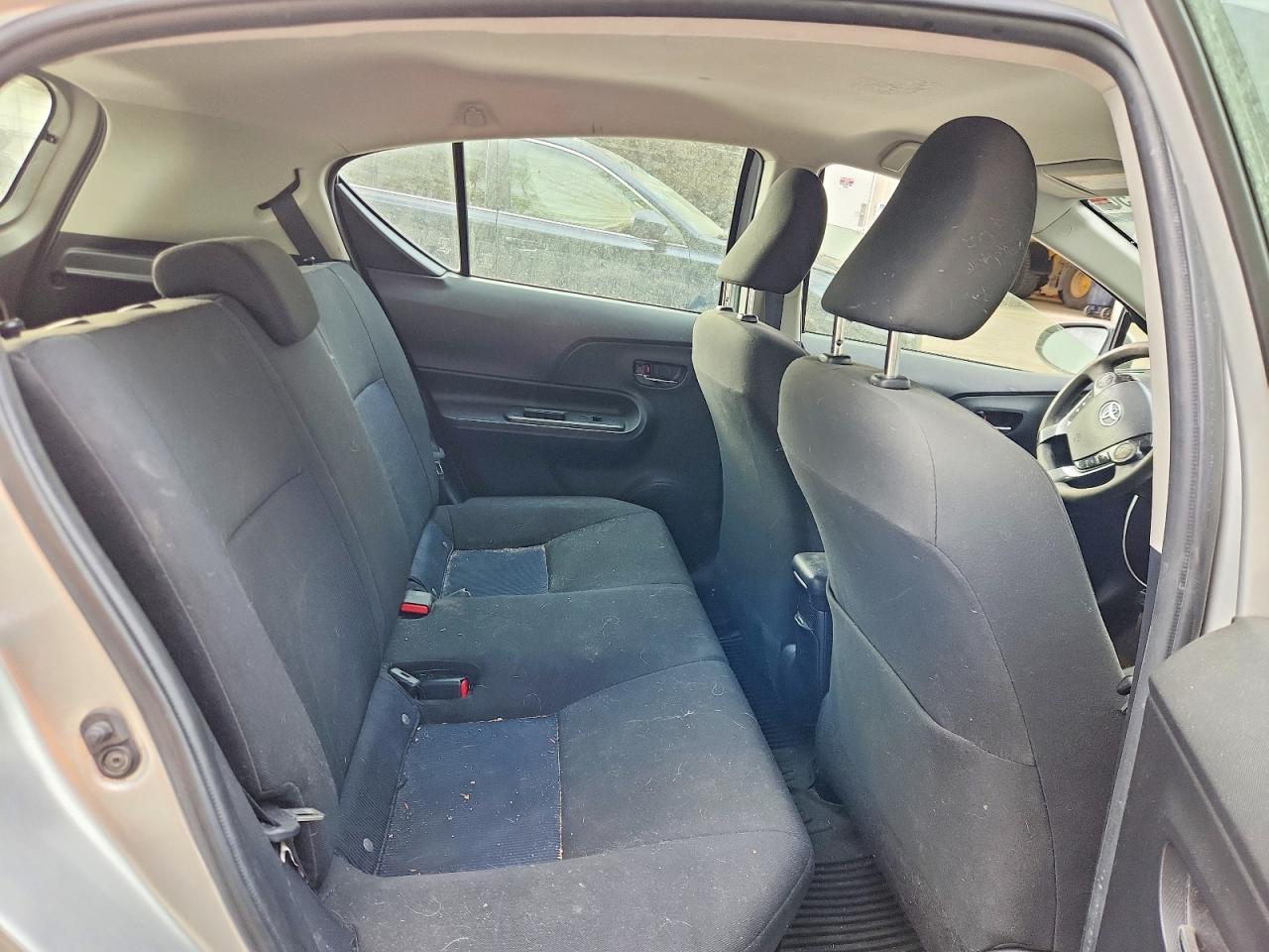 2018 TOYOTA Prius c
