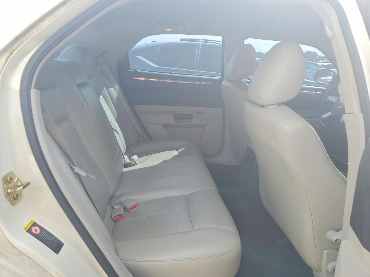 2005 CHRYSLER 300