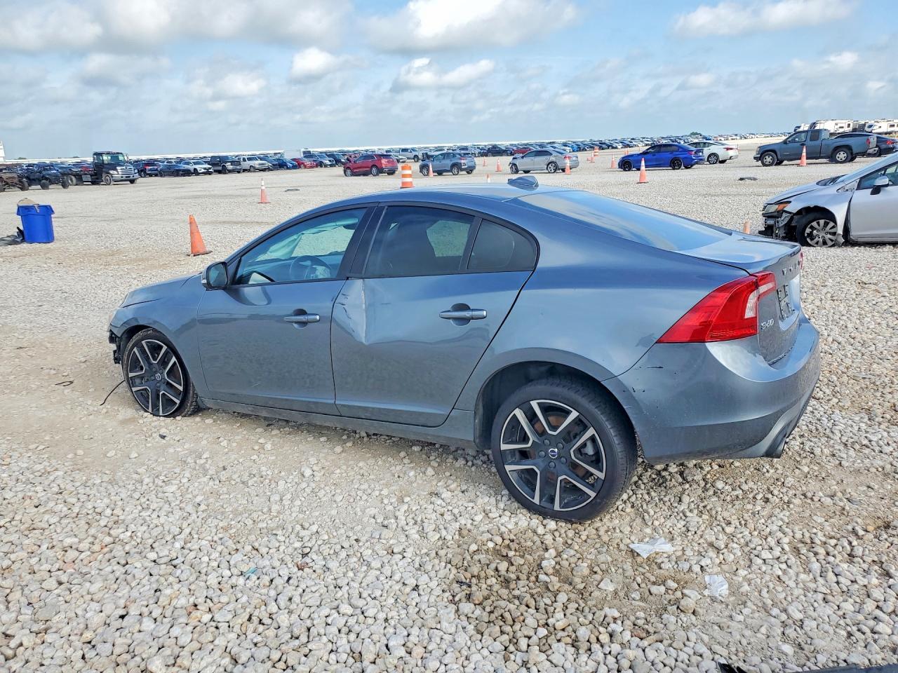 2018 VOLVO S60