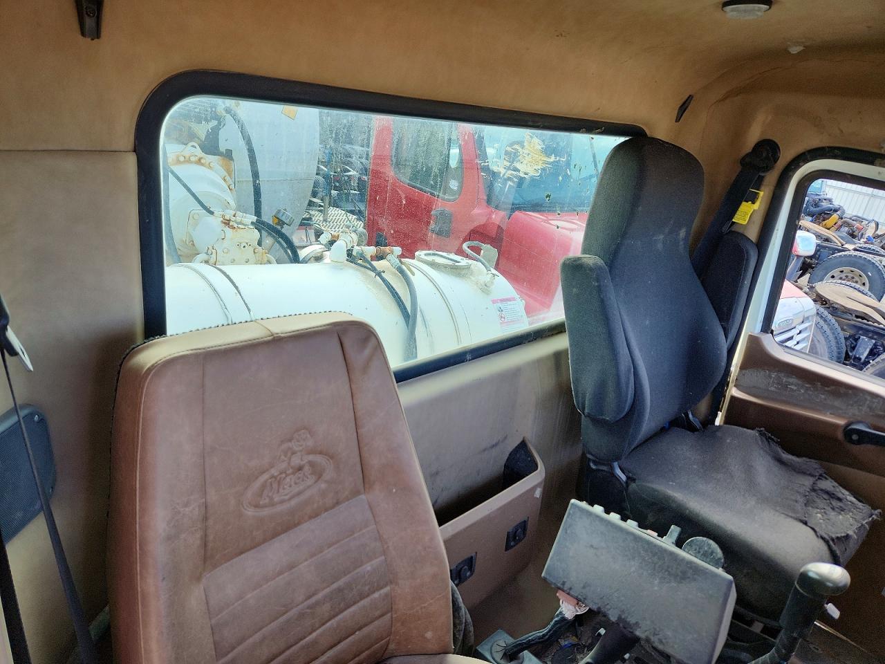 2017 MACK GRANITE