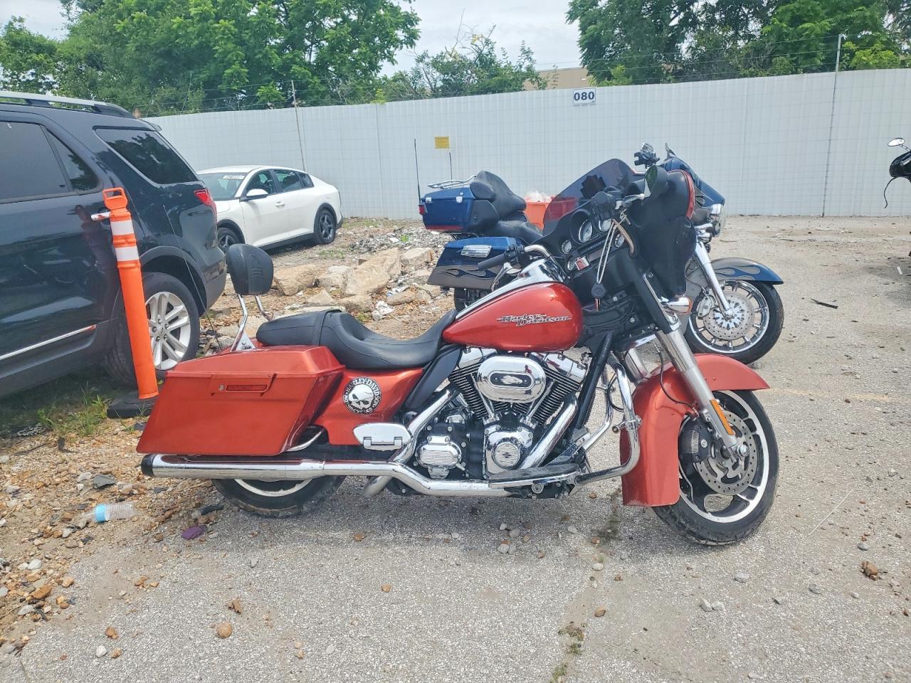 2011 HARLEY-DAVIDSON FLHX