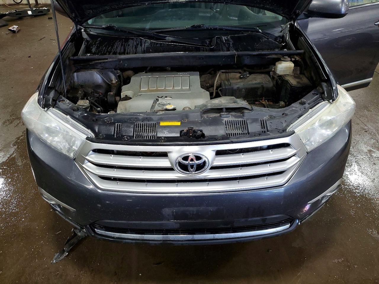 2013 TOYOTA HIGHLANDER