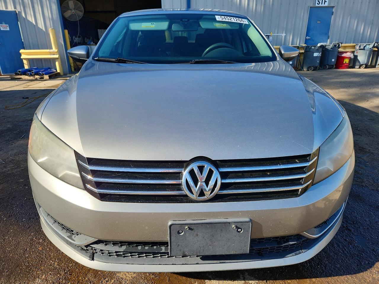 2012 VOLKSWAGEN Passat