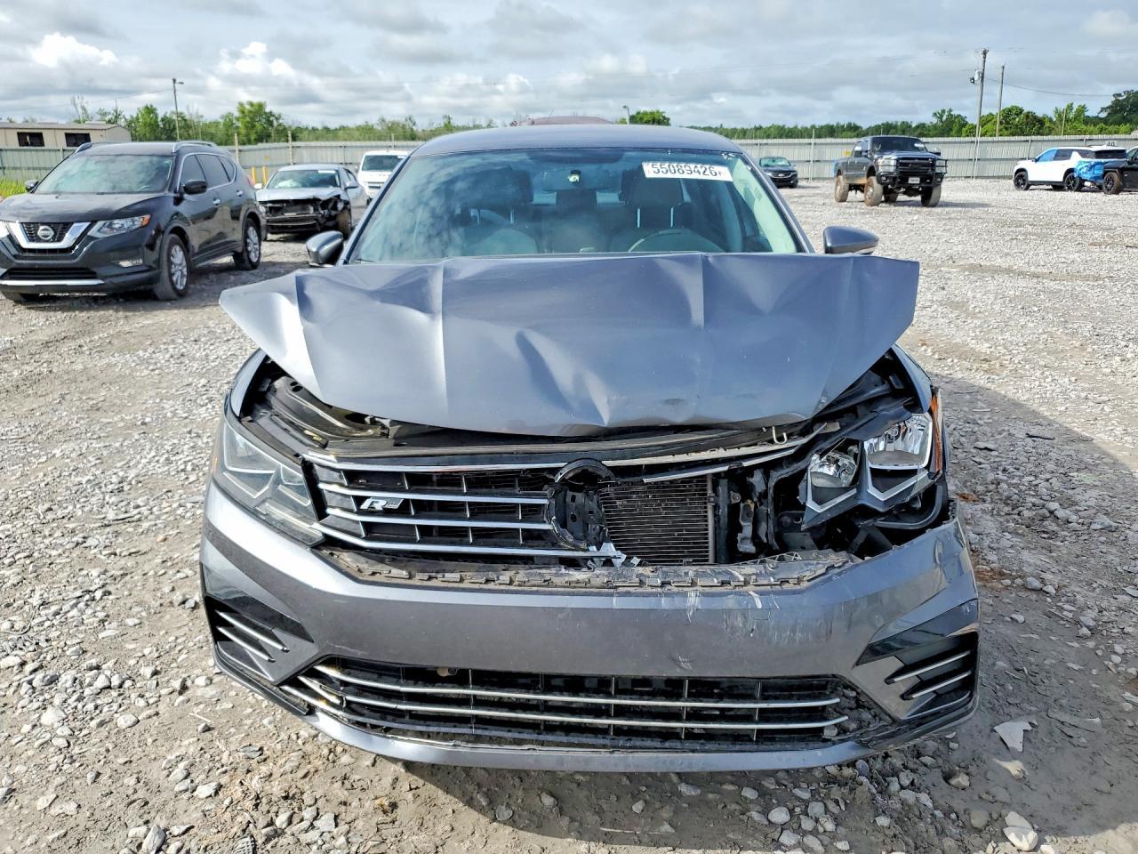 2016 VOLKSWAGEN Passat