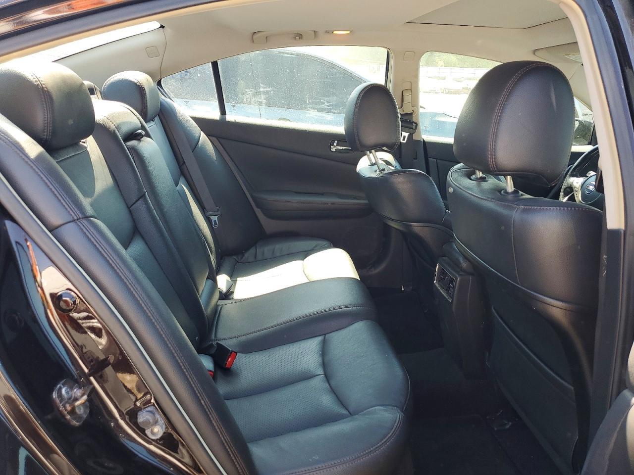 2010 NISSAN Maxima