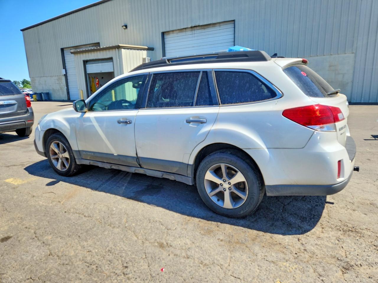 2014 SUBARU Outback
