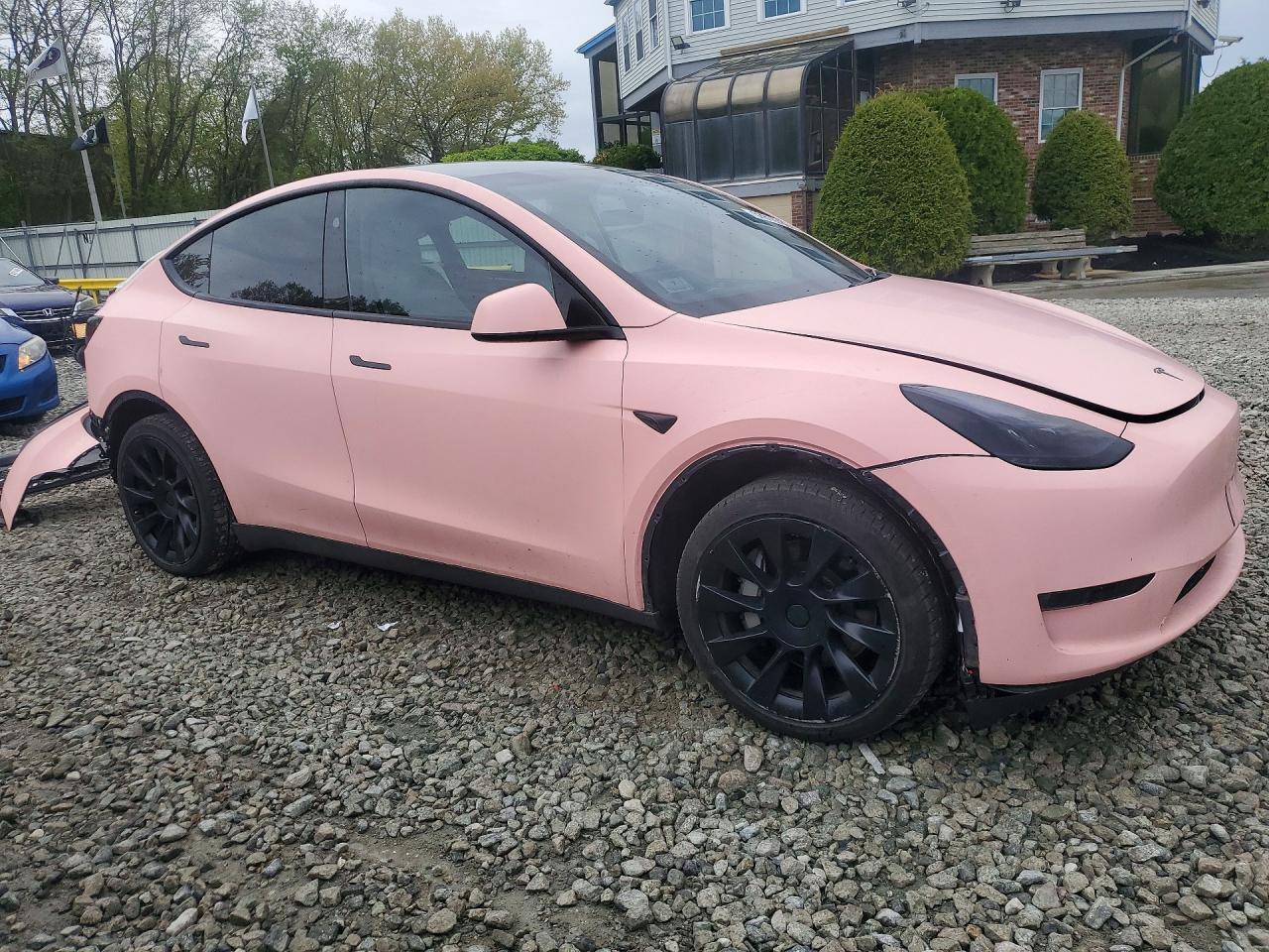 2024 TESLA MODEL Y