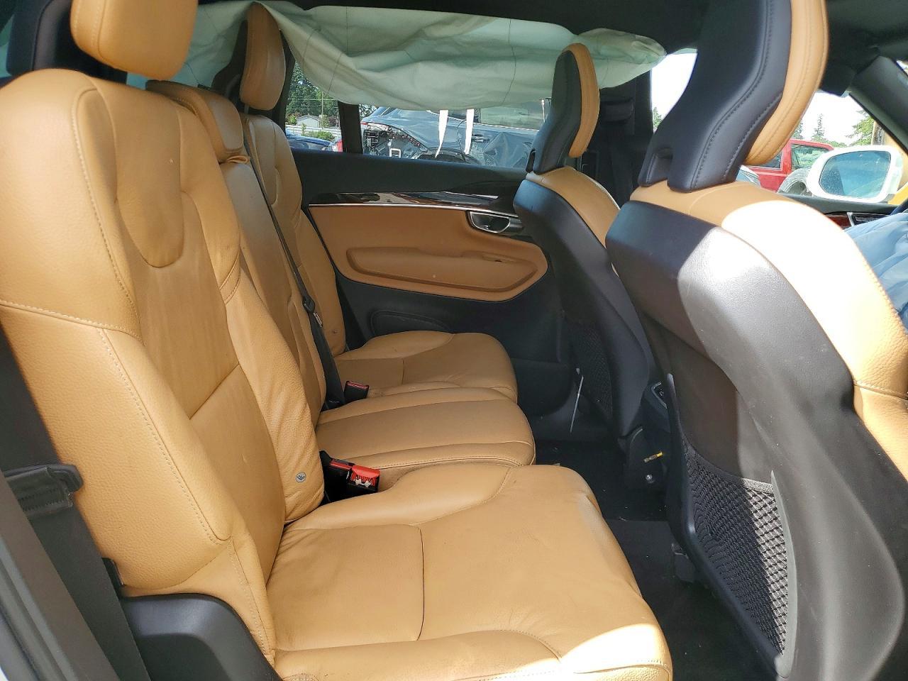 2019 VOLVO XC90