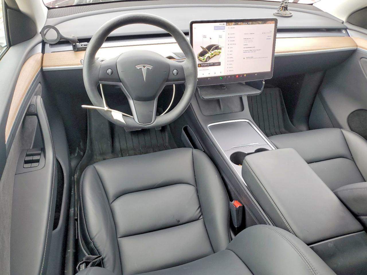 2024 TESLA MODEL Y
