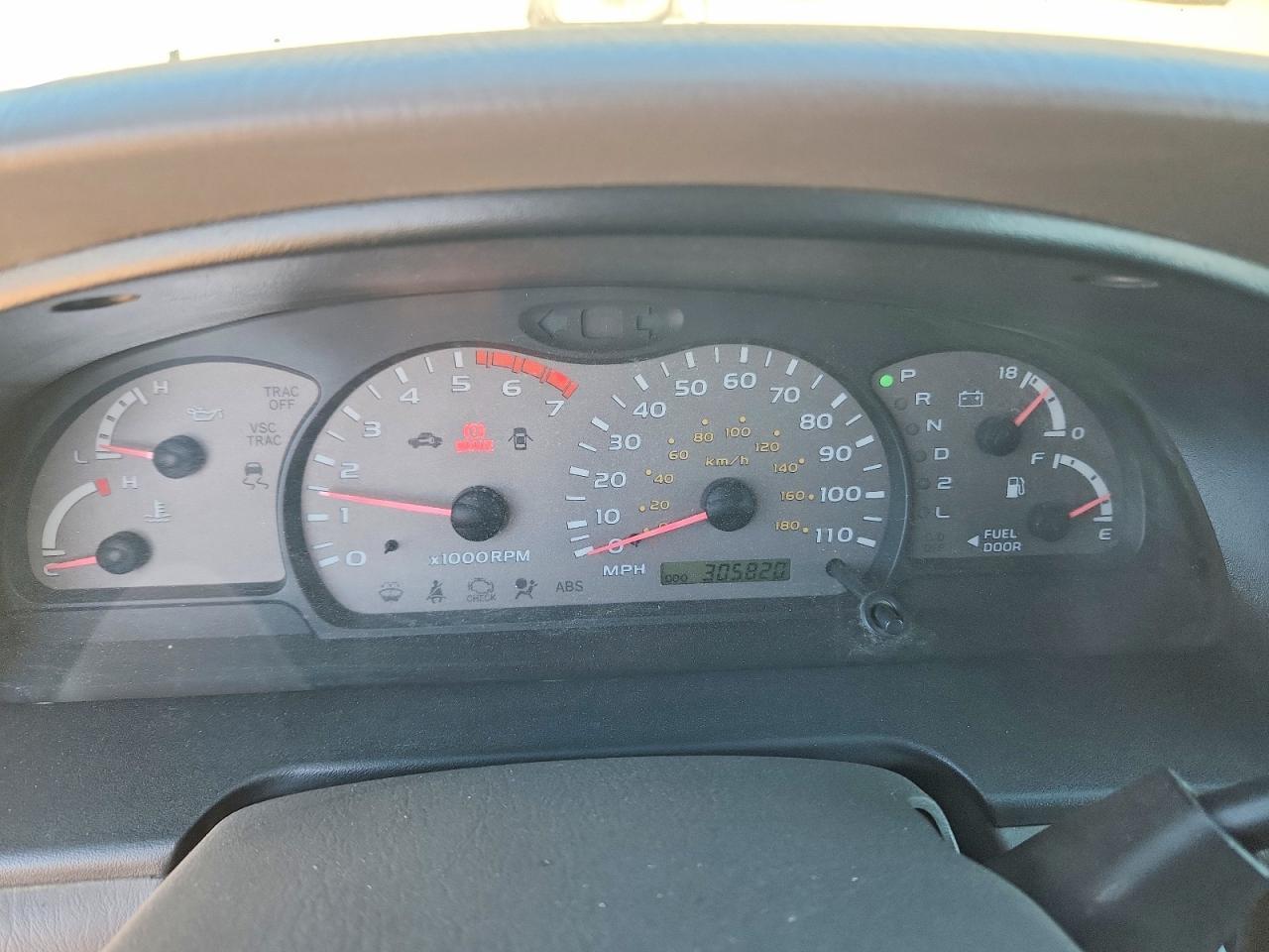 2002 TOYOTA Sequoia