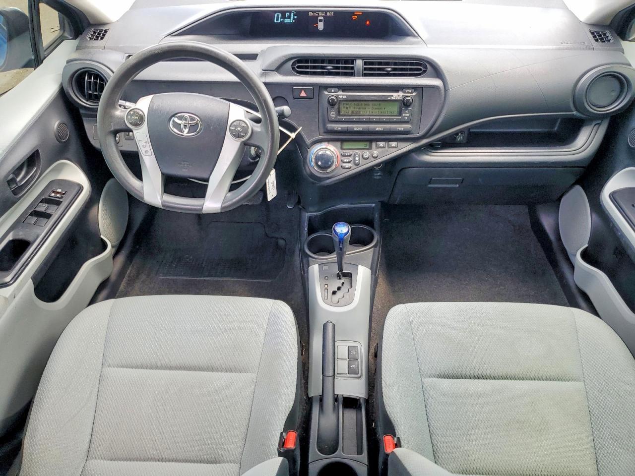 2014 TOYOTA Prius c