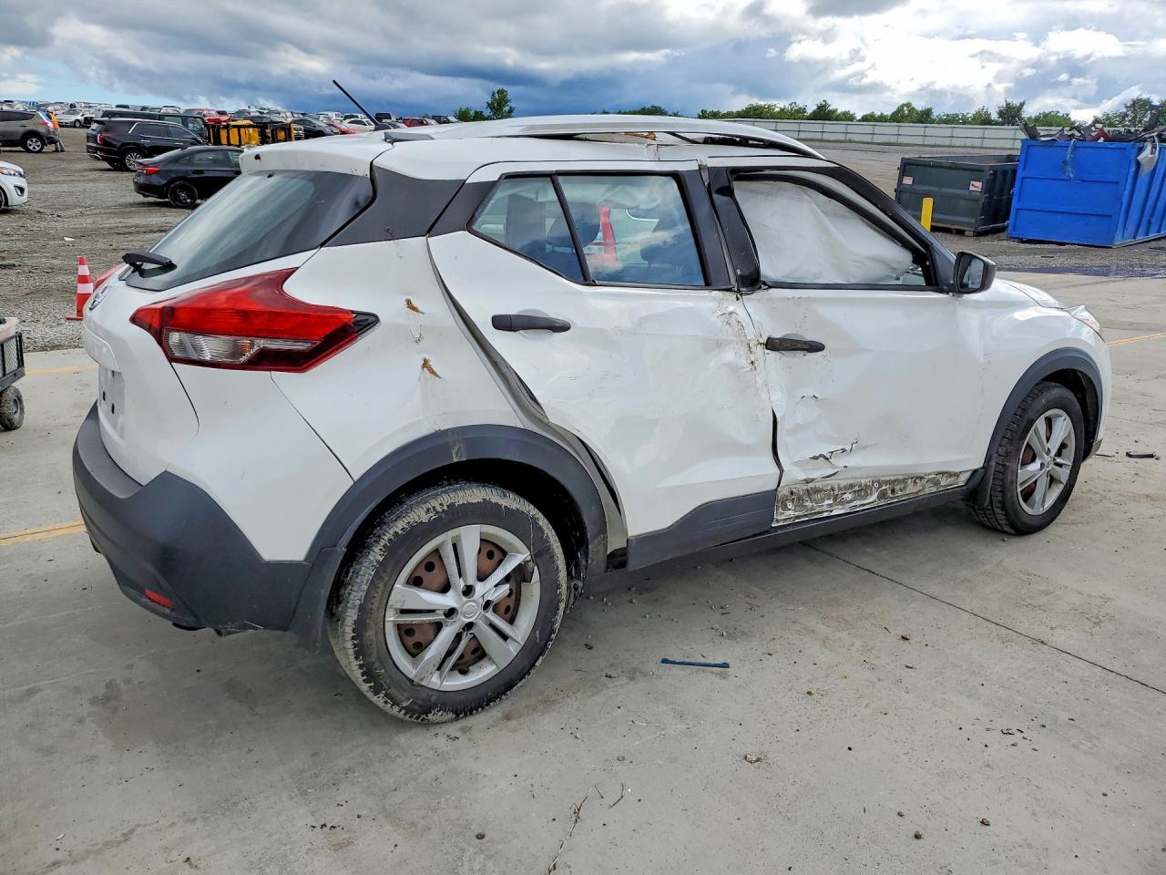 2018 NISSAN KICKS