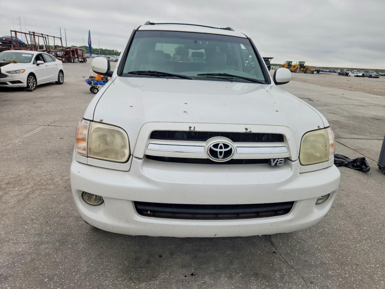 2005 TOYOTA Sequoia