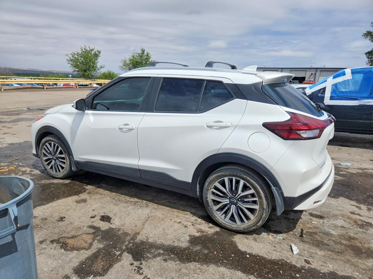 2022 NISSAN KICKS