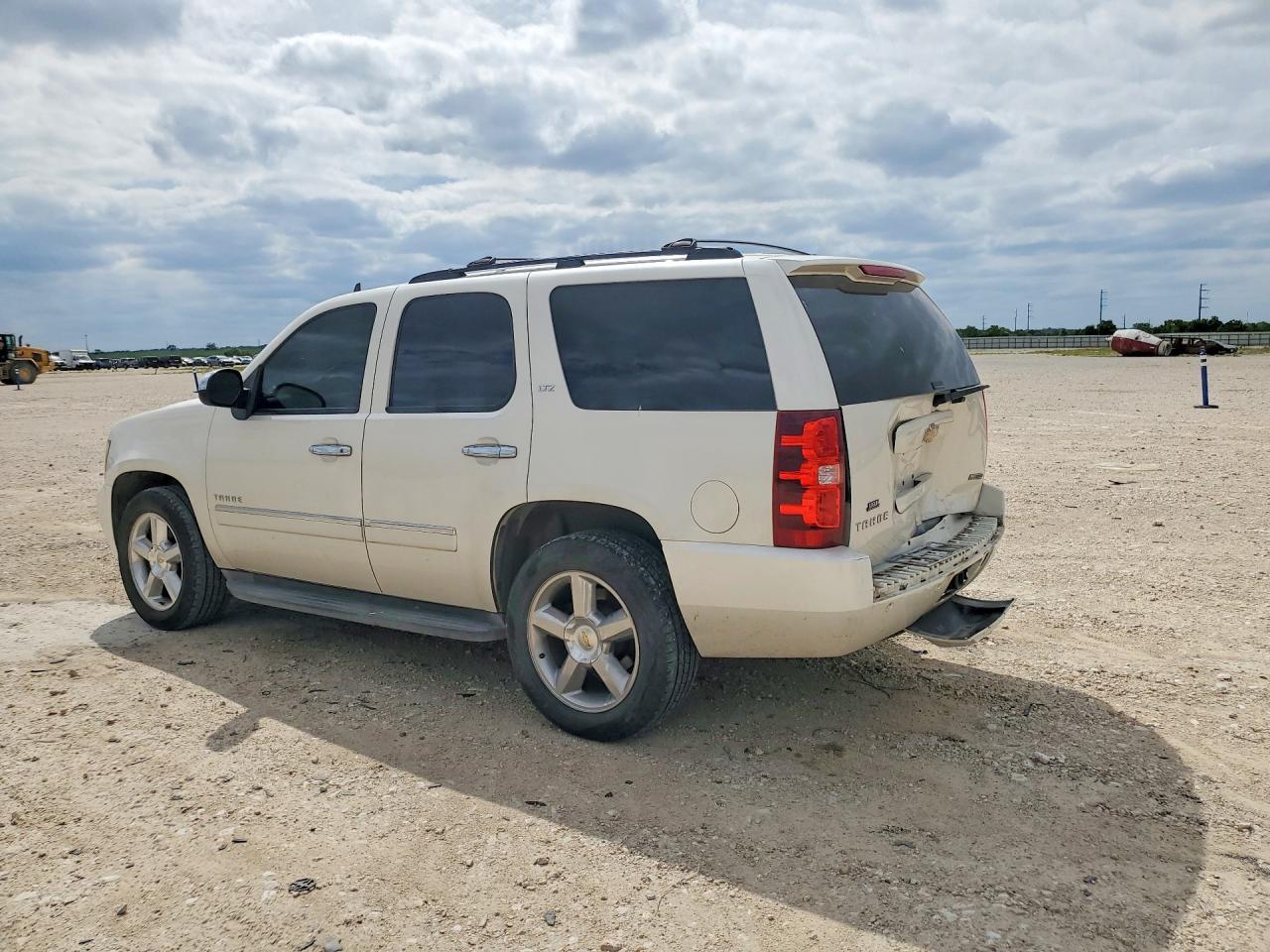 2011 CHEVROLET Tahoe