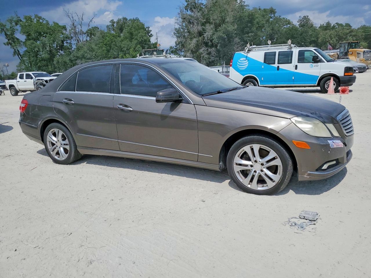2010 MERCEDES-BENZ E-Class