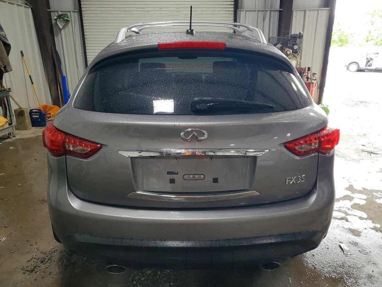 2010 INFINITI FX35