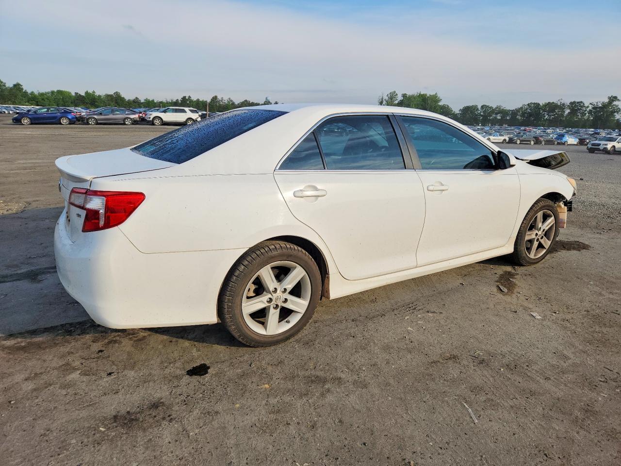 2014 TOYOTA CAMRY