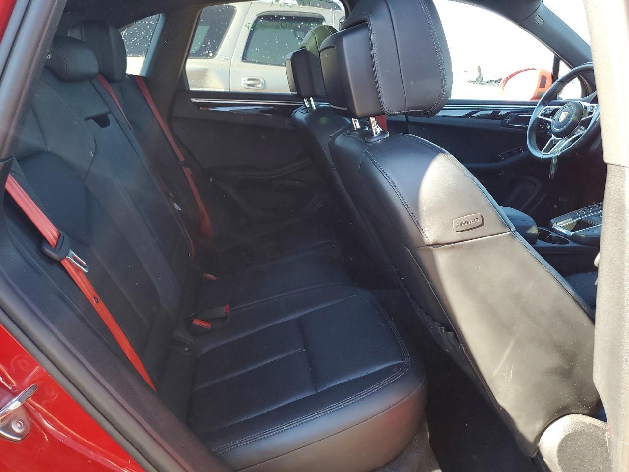 2021 PORSCHE Macan