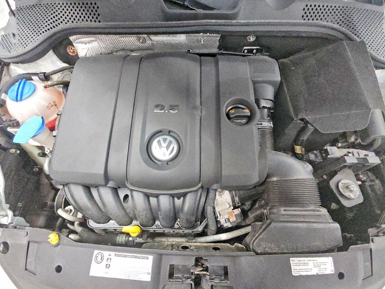 2014 VOLKSWAGEN Beetle