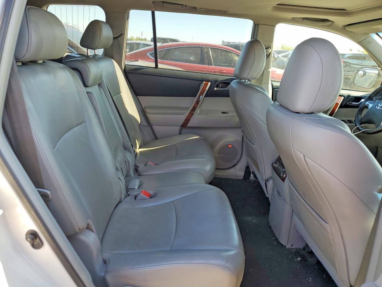 2013 TOYOTA HIGHLANDER